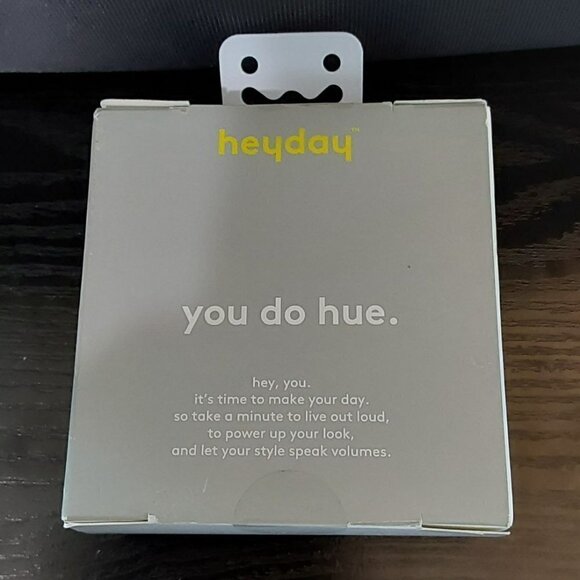 Apple AirPods 3rd Generation Silicone Case with Clip | Heyday | Red - Picture 3 of 8